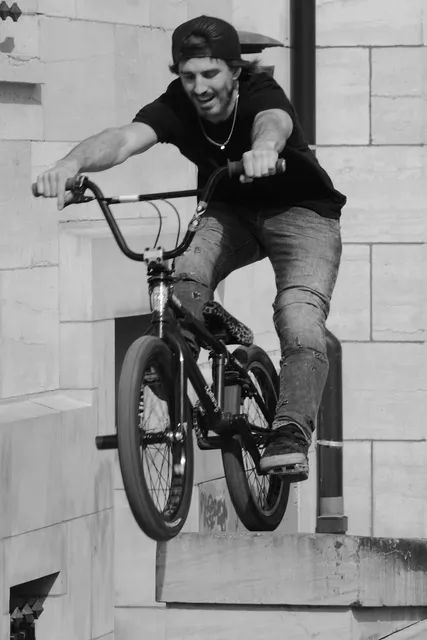 muž na bicykli